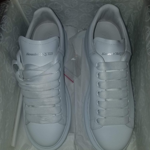 Alexander McQueen Sneakers - Picture 4 of 5